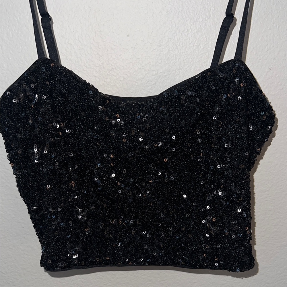 Express Black Sequin Cropped Camisole - Picture 4 of 4